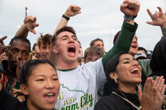 93e4cdc5-5048-416b-bdab-4c4f65182db8-mjs_bucksfans-2.jpg